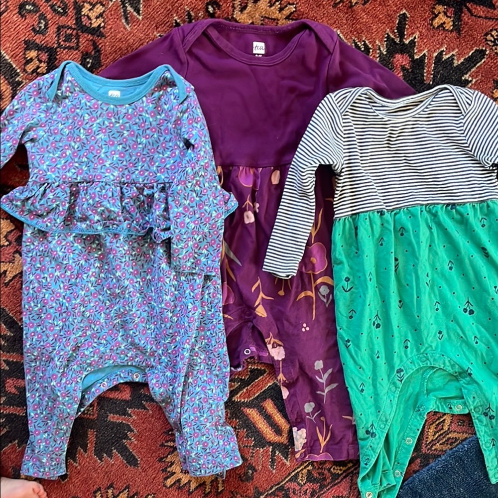 Tea collection Romper GUC button 6-9 mon and 9-12mo